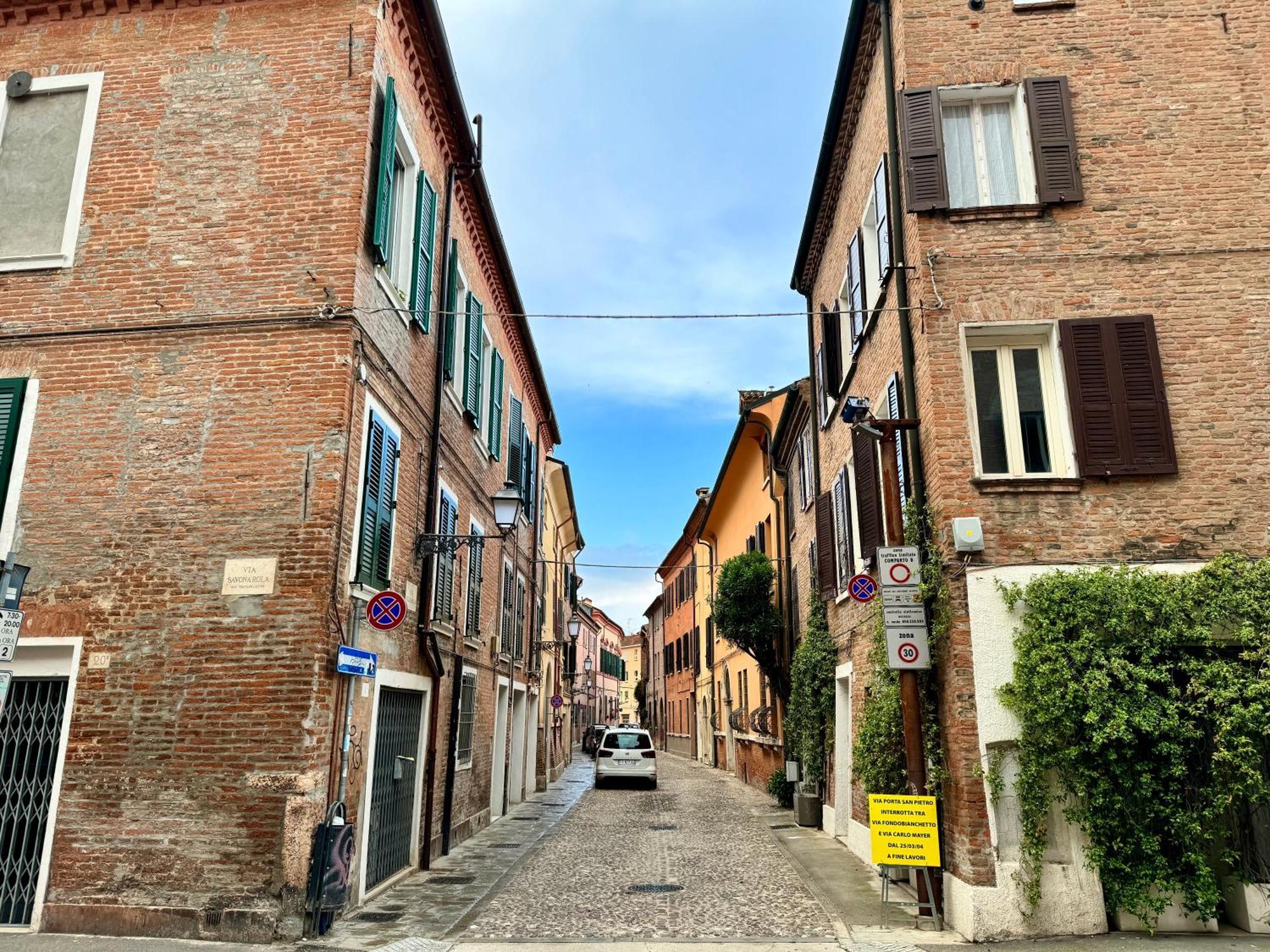 Oasi Rinascimentale Con Giardino In Centro Ferrara Lägenhet Exteriör bild